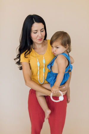 
            
                Load image into Gallery viewer, The Emma - Silicone Teething Necklace
            
        