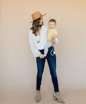 
            
                Load image into Gallery viewer, The Kimberly Teething Necklace
            
        