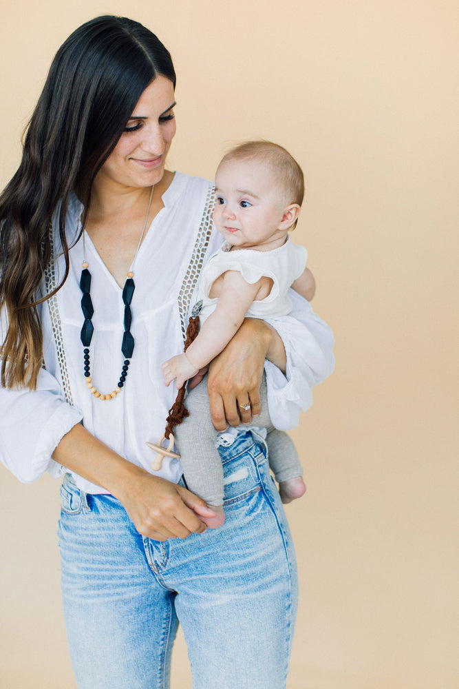 
            
                Load image into Gallery viewer, The Luke Teething Necklace
            
        
